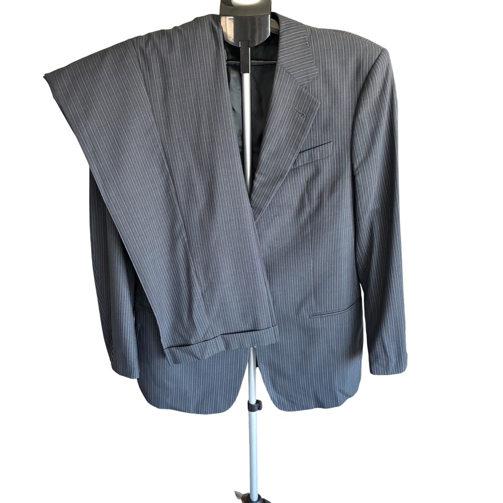Armani Collezioni 42R Gray Blue Pinstripe Wool Suit Made in Italy Barneys NY